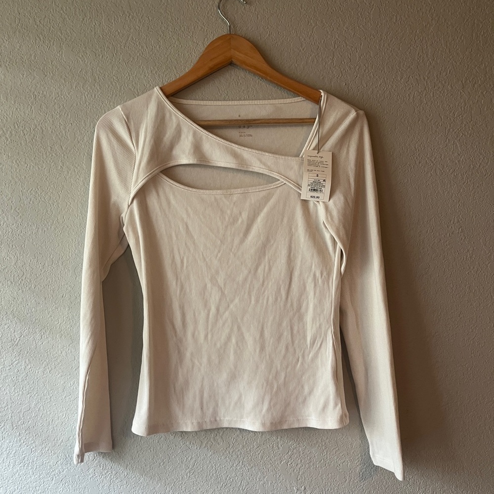 A new day Long Sleeve Top with Collarbone Cut Out Size Small NWT